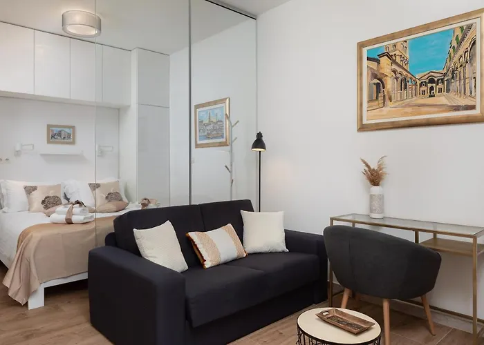 Jojo - Feel The City's Heartbeat Apartment Split