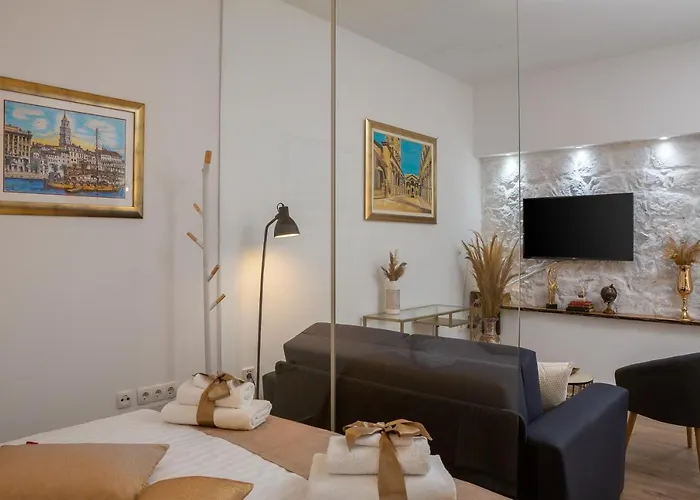 Apartment Jojo - Feel The City's Heartbeat *