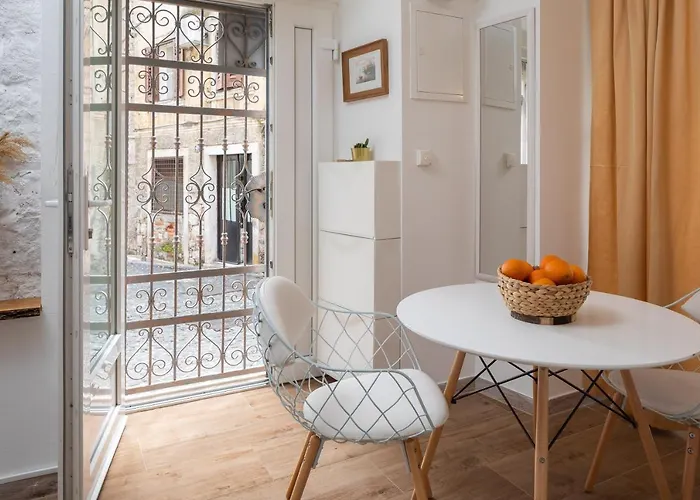 Jojo - Feel The City's Heartbeat Apartment