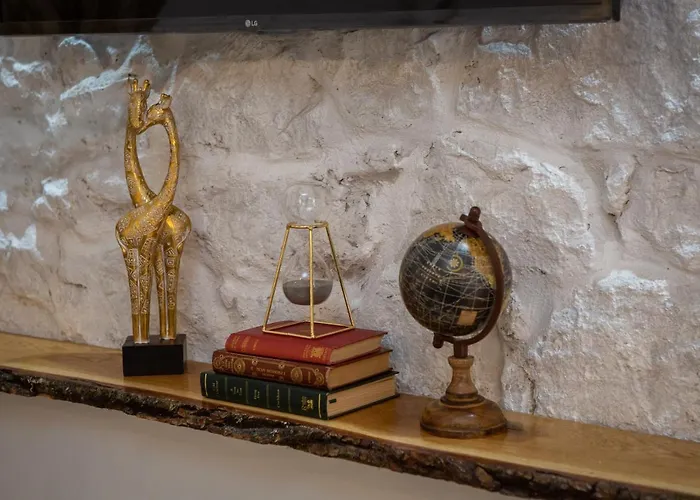 Apartment Jojo - Feel The City's Heartbeat *