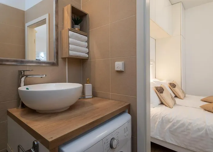 Jojo - Feel The City's Heartbeat * Split