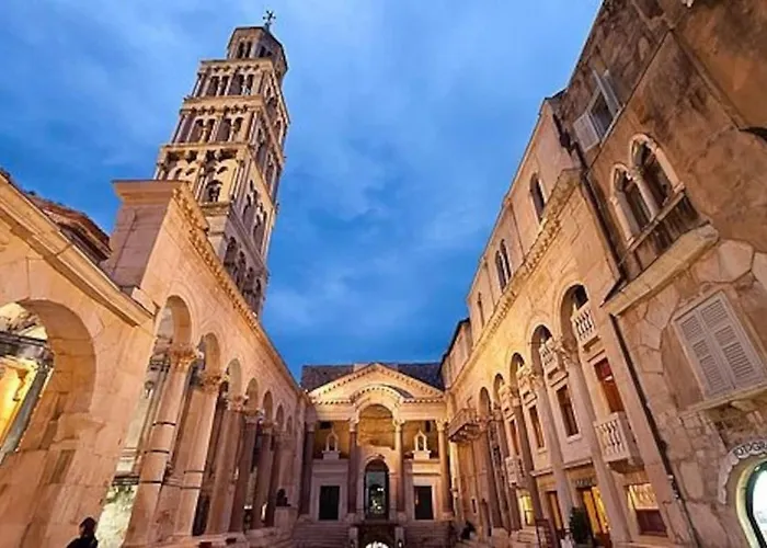 Jojo - Feel The City's Heartbeat Apartment