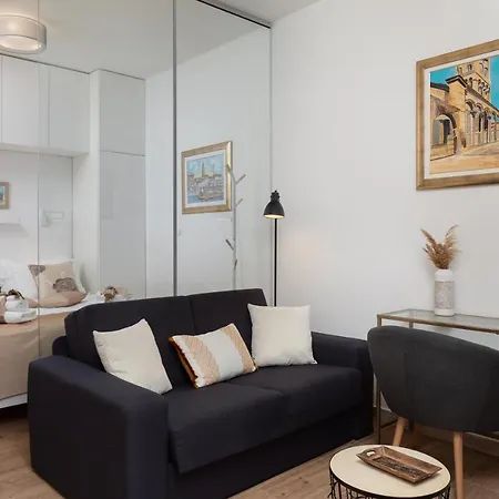 Jojo - Feel The City's Heartbeat Apartment Split