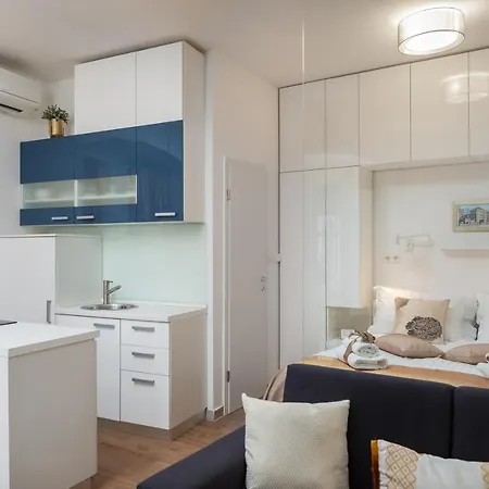 Apartman Jojo - Feel The City's Heartbeat